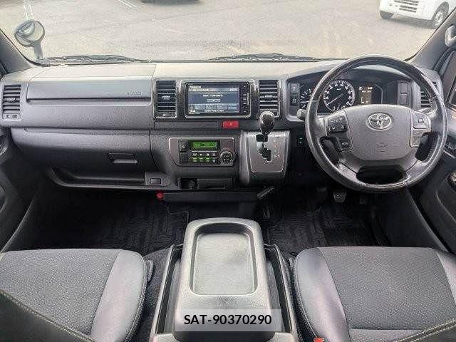 Toyota HIACE VAN 2021-07 8038834-2
