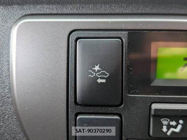 Toyota HIACE VAN 2021-07 8038834-6