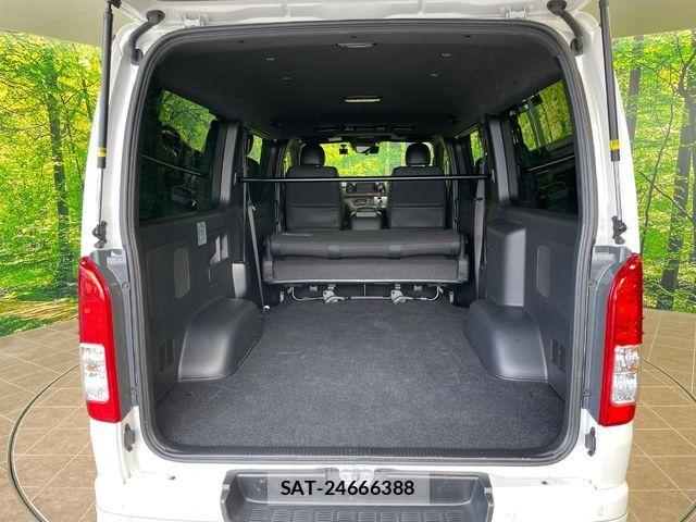 Toyota HIACE VAN 2025-08 8038794-10