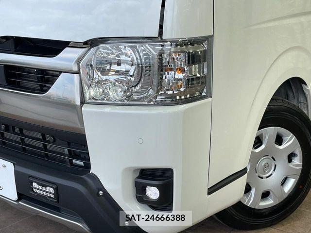 Toyota HIACE VAN 2025-08 8038794-11