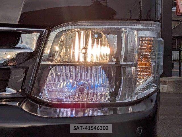 Toyota HIACE VAN 2012-10 8038840-10