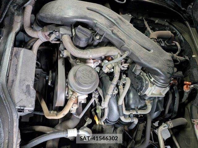 Toyota HIACE VAN 2012-10 8038840-29
