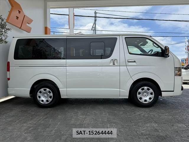 Toyota HIACE VAN 2022-03 8038827-11