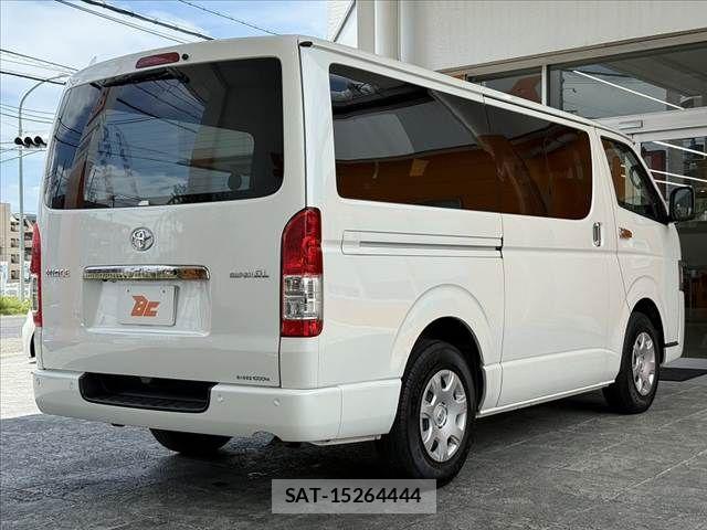Toyota HIACE VAN 2022-03 8038827-14
