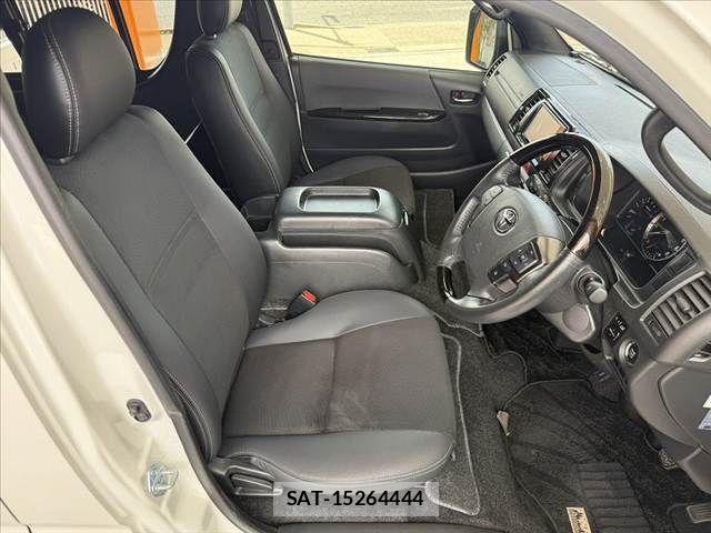 Toyota HIACE VAN 2022-03 8038827-15