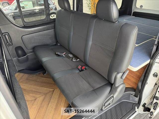 Toyota HIACE VAN 2022-03 8038827-17