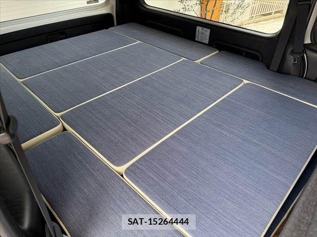 Toyota HIACE VAN 2022-03 8038827-19