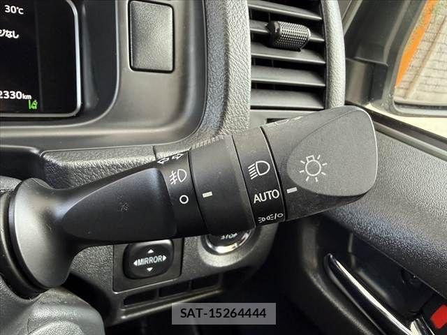 Toyota HIACE VAN 2022-03 8038827-25
