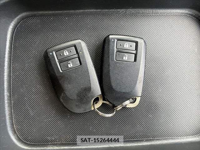 Toyota HIACE VAN 2022-03 8038827-29