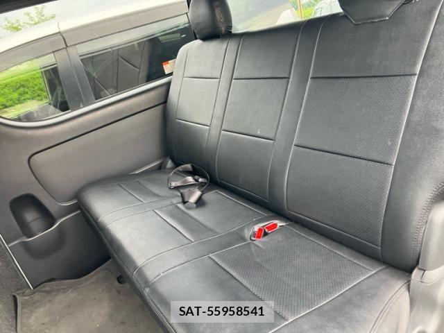 Toyota HIACE VAN 2022-03 8038820-11