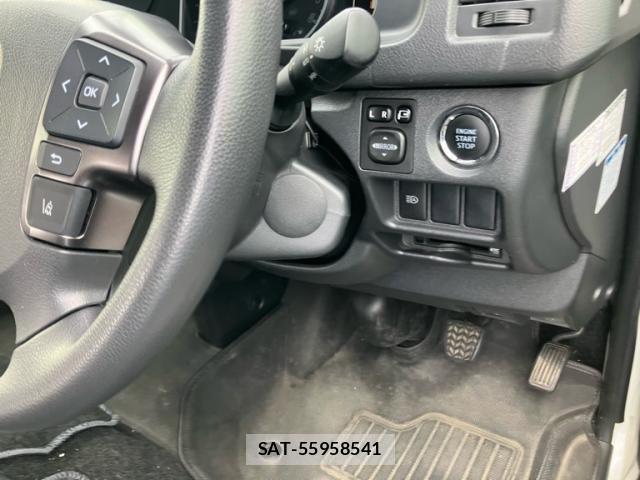 Toyota HIACE VAN 2022-03 8038820-15