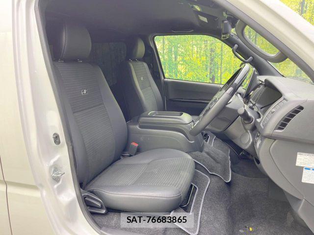 Toyota HIACE VAN 2025-03 8038792-7