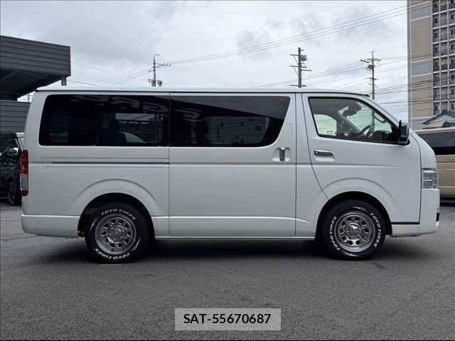 Toyota HIACE VAN 2024-08 8038795-12