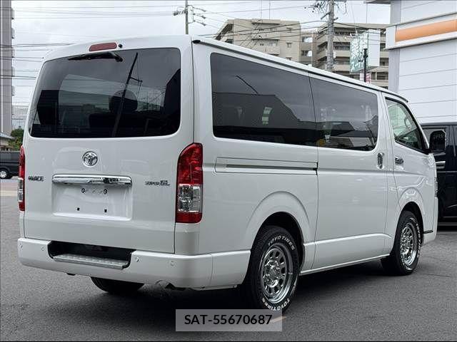 Toyota HIACE VAN 2024-08 8038795-14