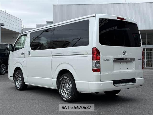 Toyota HIACE VAN 2024-08 8038795-15