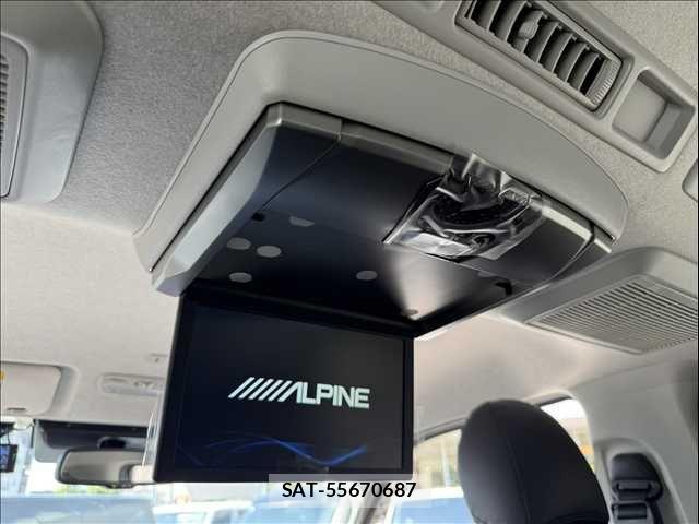 Toyota HIACE VAN 2024-08 8038795-18
