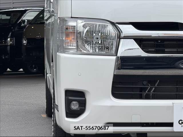 Toyota HIACE VAN 2024-08 8038795-4