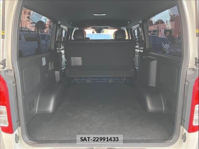 Toyota HIACE VAN 2021-12 8038821-19