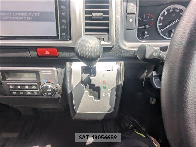 Toyota HIACE VAN 2020-07 8038833-18