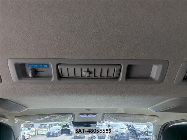 Toyota HIACE VAN 2020-07 8038833-24