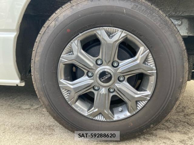 Toyota HIACE VAN 2026-03 8038793-9