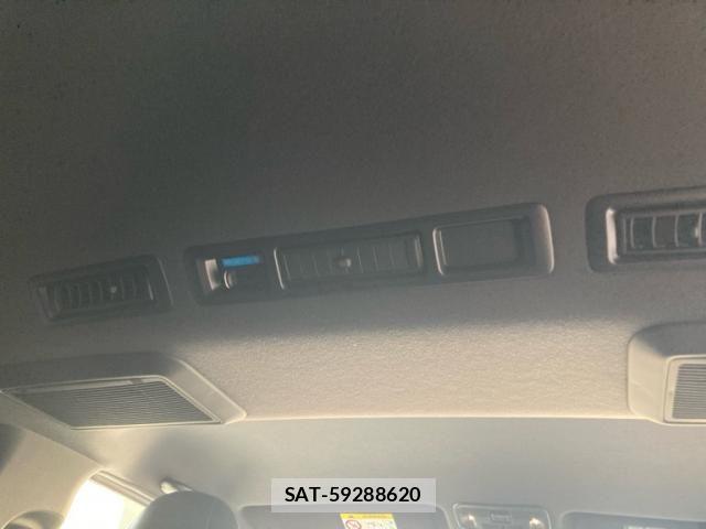 Toyota HIACE VAN 2026-03 8038793-17