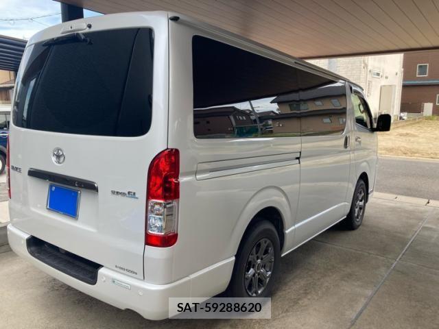 Toyota HIACE VAN 2026-03 8038793-4
