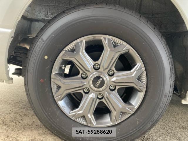 Toyota HIACE VAN 2026-03 8038793-8