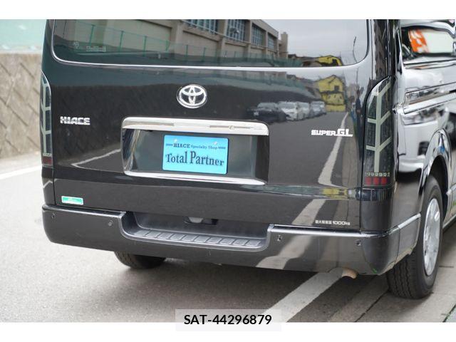 Toyota HIACE VAN 2021-08 8075957-14