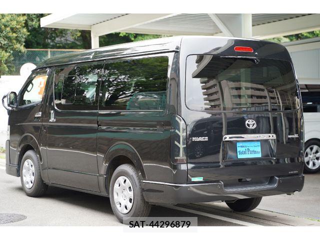 Toyota HIACE VAN 2021-08 8075957-16