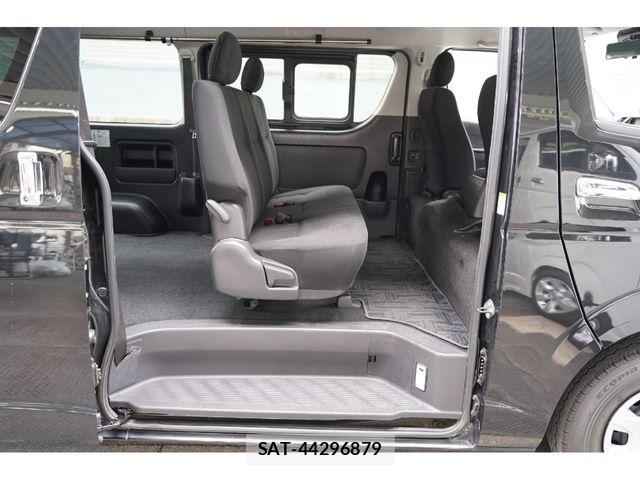 Toyota HIACE VAN 2021-08 8075957-23