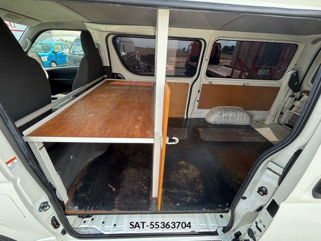 Toyota HIACE VAN 2022-04 8075951-14
