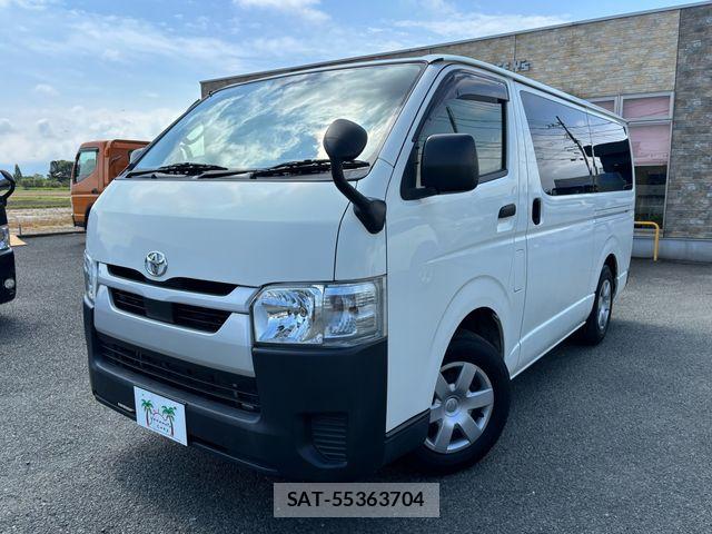 Toyota HIACE VAN 2022-04 8075951-1