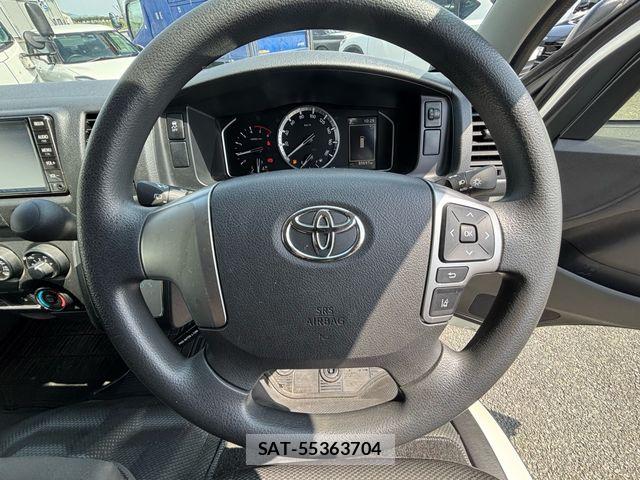 Toyota HIACE VAN 2022-04 8075951-20