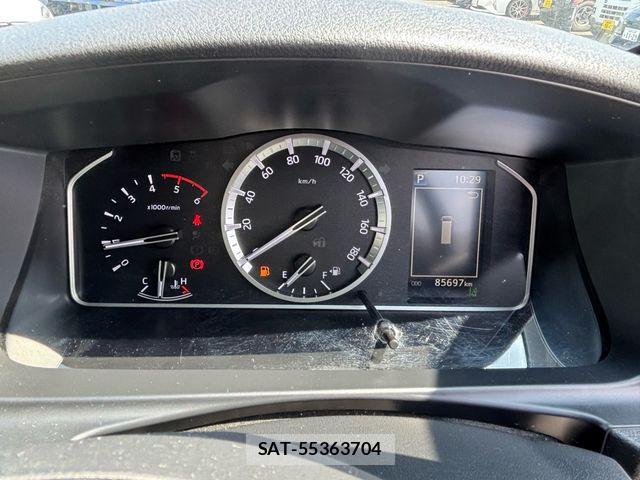 Toyota HIACE VAN 2022-04 8075951-22