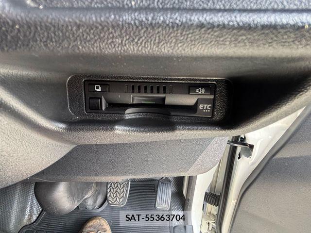 Toyota HIACE VAN 2022-04 8075951-23