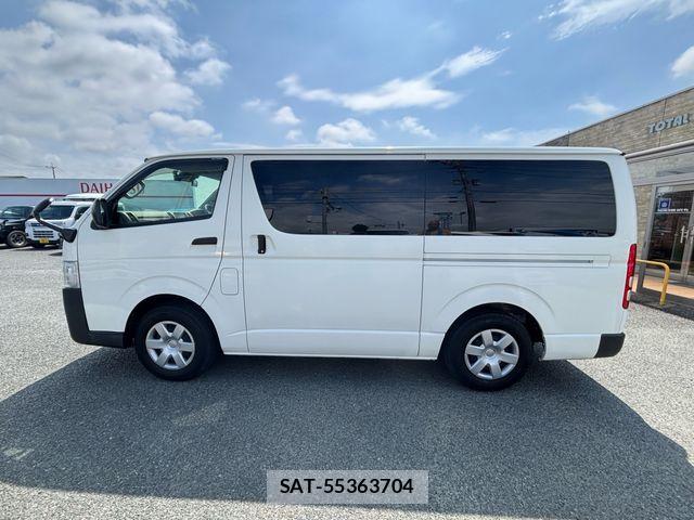 Toyota HIACE VAN 2022-04 8075951-3