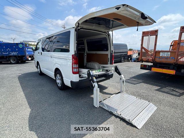 Toyota HIACE VAN 2022-04 8075951-4