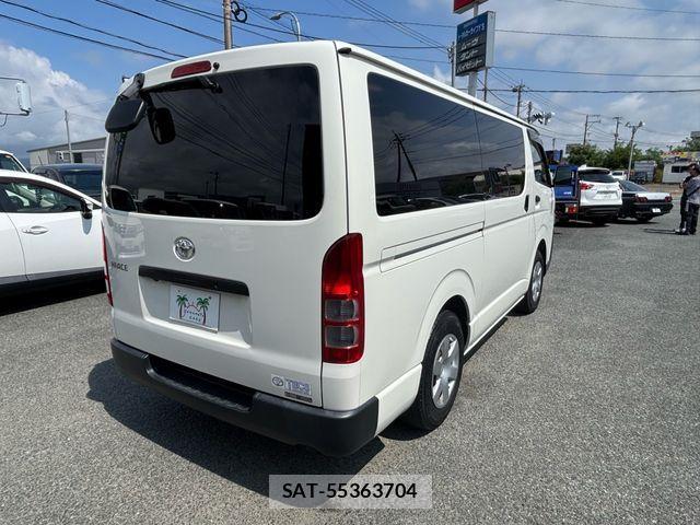 Toyota HIACE VAN 2022-04 8075951-7