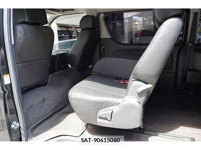 Toyota HIACE VAN 2016-07 8075948-26
