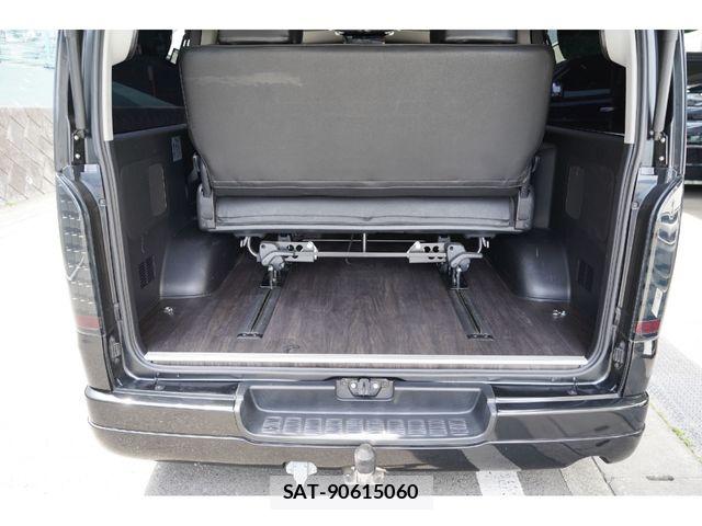Toyota HIACE VAN 2016-07 8075948-28