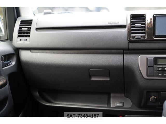 Toyota HIACE VAN 2016-01 8075955-21