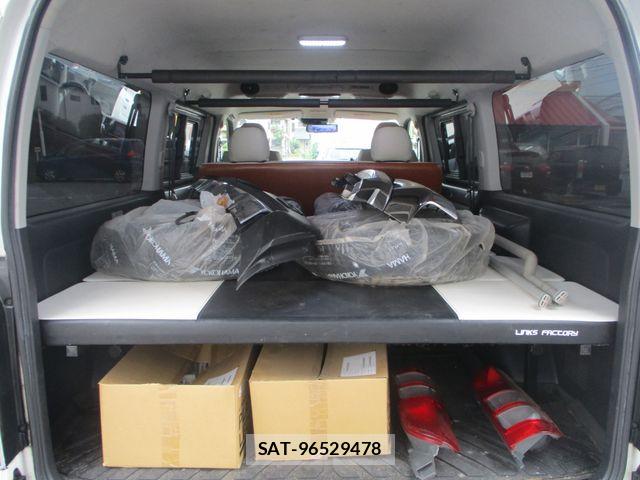 Toyota HIACE VAN 2017-12 8075952-22