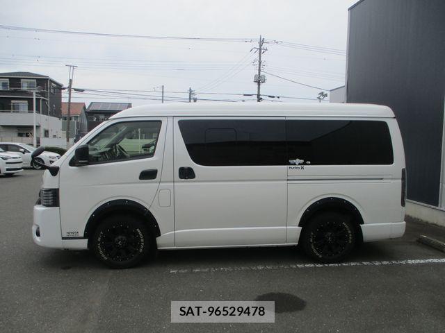 Toyota HIACE VAN 2017-12 8075952-2