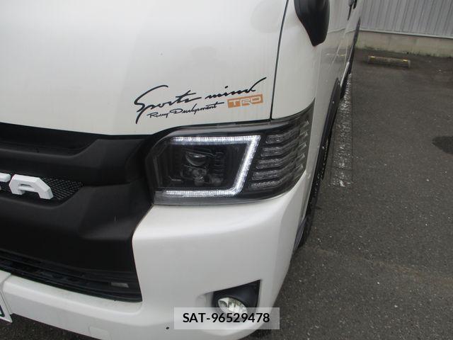 Toyota HIACE VAN 2017-12 8075952-7