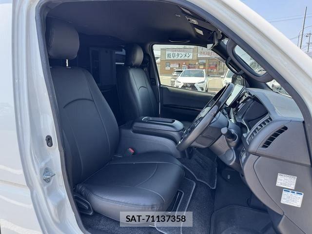 Toyota HIACE VAN 2021-10 8075954-8