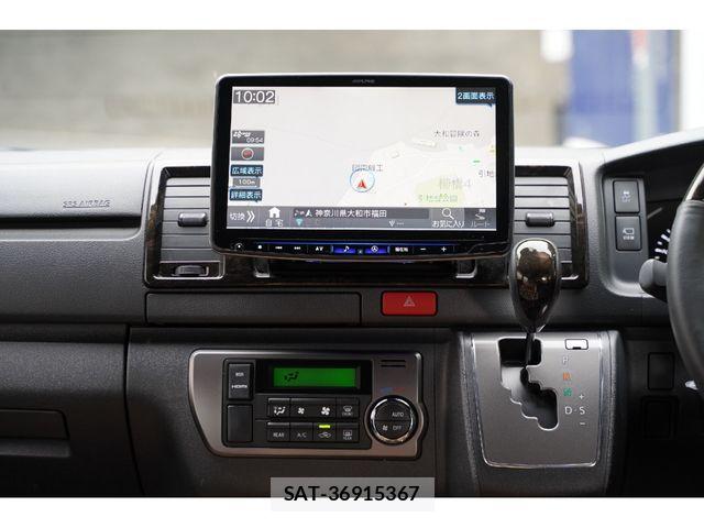 Toyota HIACE VAN 2023-06 8075947-11