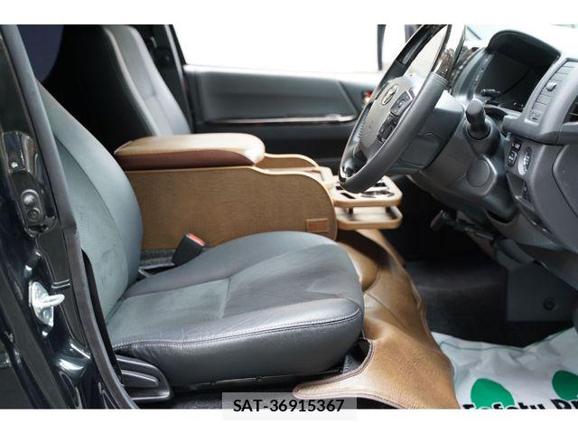 Toyota HIACE VAN 2023-06 8075947-14