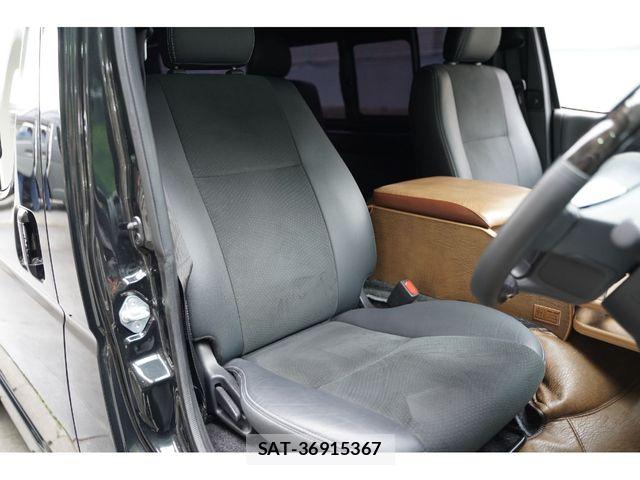 Toyota HIACE VAN 2023-06 8075947-15