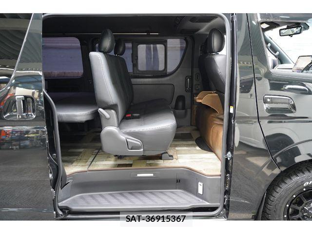 Toyota HIACE VAN 2023-06 8075947-21